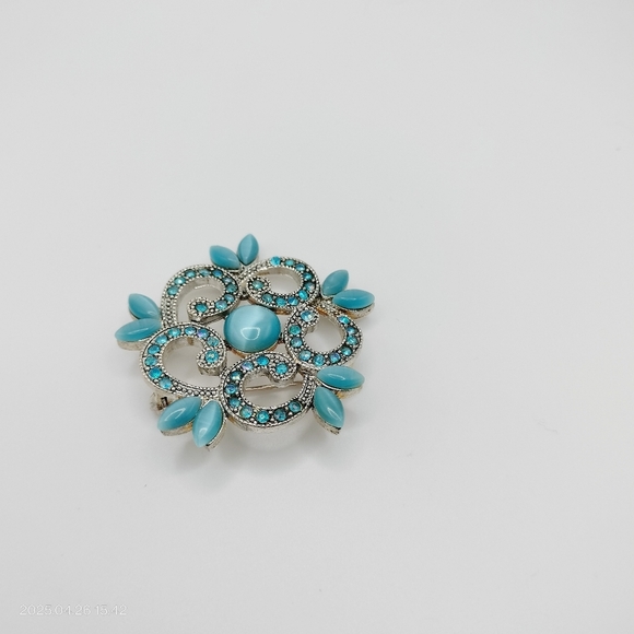 Women's Silver Tone Light Blue Gemstone Brooch Feminine Formal - Picture 4 of 7